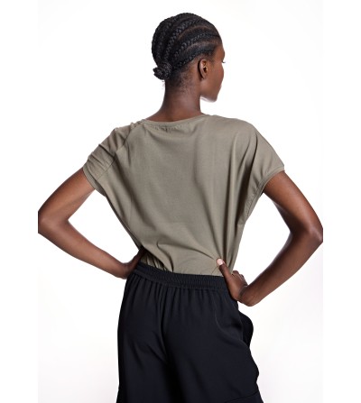 Camiseta pinza kaki AC by Alba Conde portada