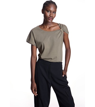 Camiseta pinza kaki AC by Alba Conde portada