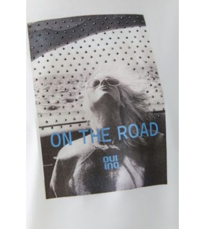 Camiseta On the Road blanca Oui portada