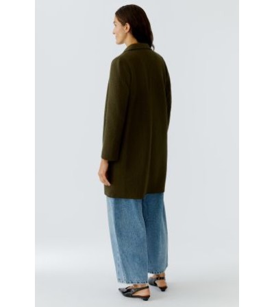 Abrigo basic verde Oui portada