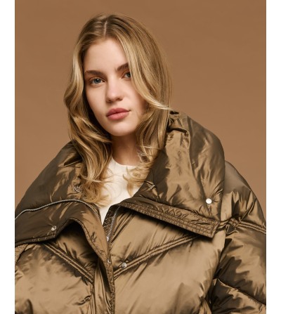 Parka corta marrón portada