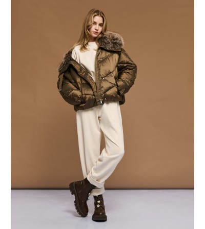 Parka corta marrón portada