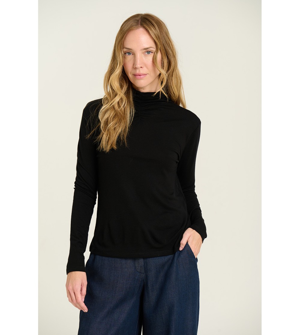 Camiseta cisne negra Sita Murt portada
