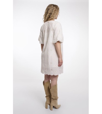 Vestido troquelado crudo portada