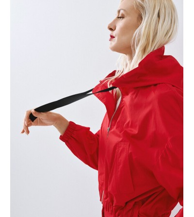 Cazadora roja portada