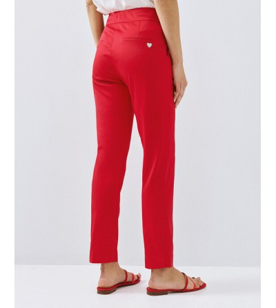 Pantalones rojos portada