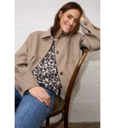 Chaqueta bolsillo beige Oui portada