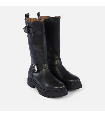 Bota Novaky negra Gioseppo portada