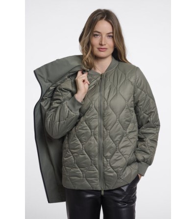 Gabardina verde portada